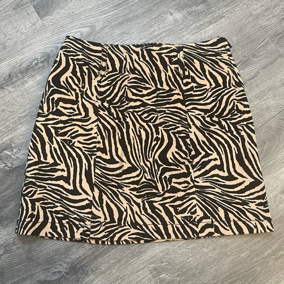 Dresses & Skirts - Wild Fable Zebra Print Corduroy Mini Skirt size 2
